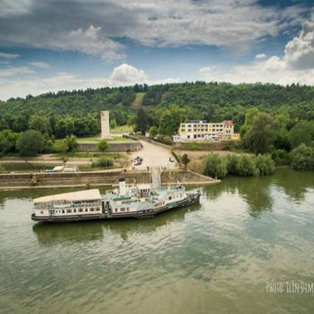 ホテル Хотелски Комплекс Радецки Град Козлодуй Kozloduy エクステリア 写真